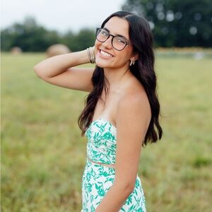 Meet your Posher, Olivia